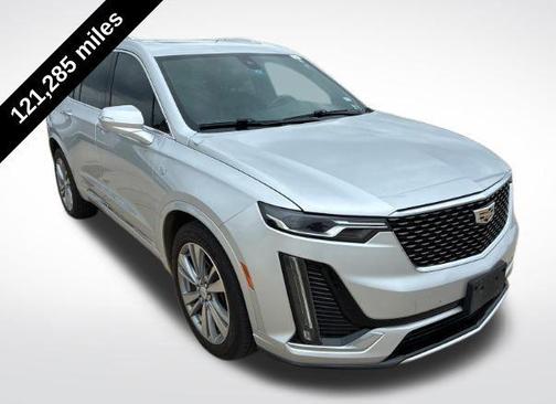 Radiant Silver Metallic 2020 Cadillac XT6 Premium Luxury FWD