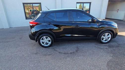 2019 Nissan Kicks S