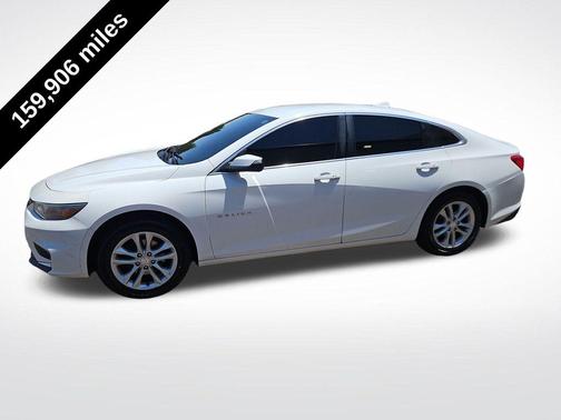 Summit White 2017 Chevrolet Malibu 1LT