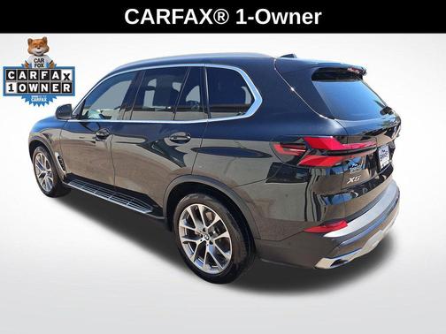 Black Sapphire Metallic 2024 BMW X5 xDrive40i