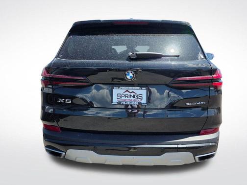 Black Sapphire Metallic 2024 BMW X5 xDrive40i