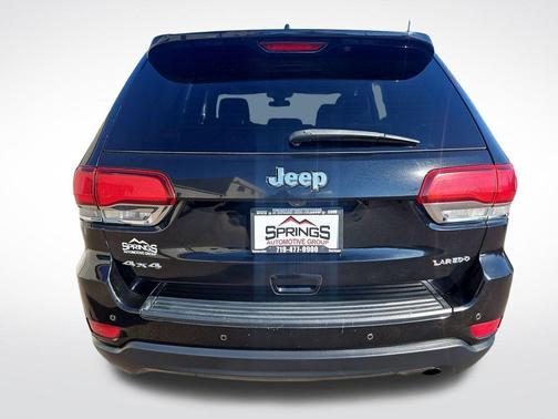2020 Jeep Grand Cherokee Laredo