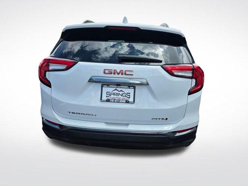 Summit White 2023 GMC Terrain AT4