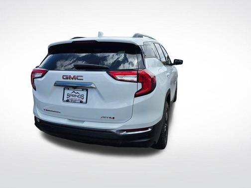 Summit White 2023 GMC Terrain AT4