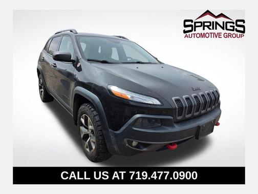 Brilliant Black Crystal Pearlcoat 2015 Jeep Cherokee Trailhawk