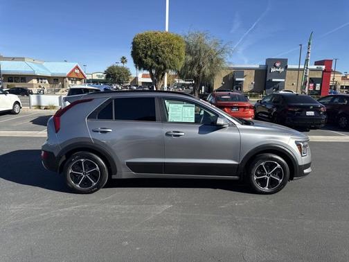 2025 Kia Niro LX