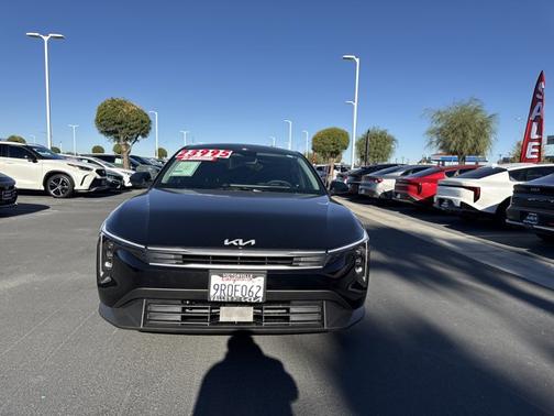 2025 Kia K4 LXS