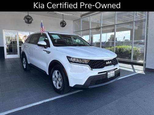 Glacial White Pearl 2022 Kia Sorento LX