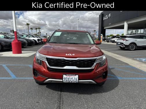 Orange 2023 Kia Seltos S