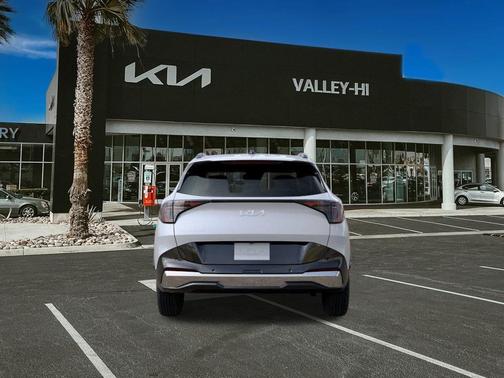 Glacial White Pearl 2026 Kia Sportage SX