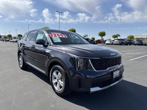 2025 Kia Sorento LX