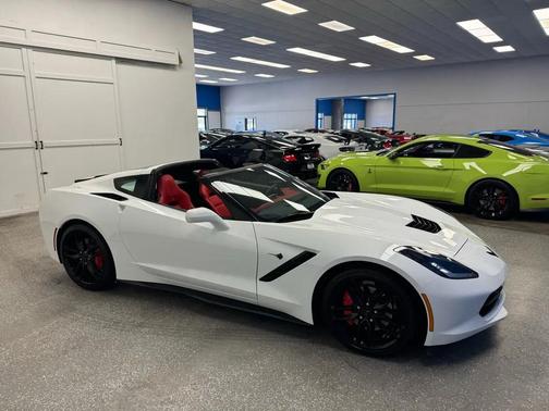 Arctic White 2019 Chevrolet Corvette Stingray