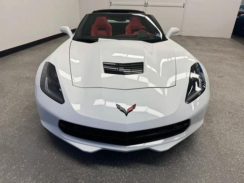 Arctic White 2019 Chevrolet Corvette Stingray