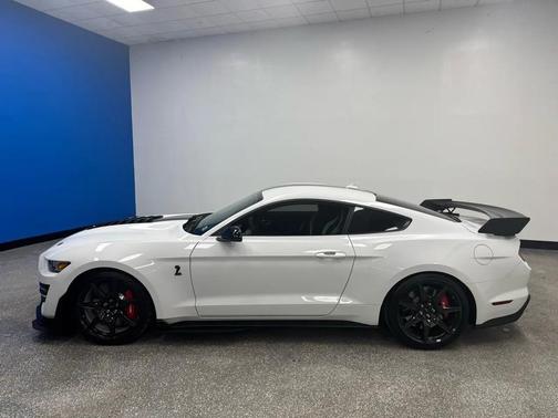 Oxford White 2020 Ford Shelby GT500 Base