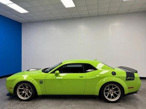 Sublime Metallic Clearcoat 2023 Dodge Challenger R/T Scat Pack Widebody
