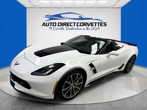 Arctic White 2019 Chevrolet Corvette Grand Sport