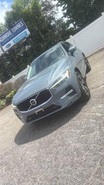 Thunder Grey Metallic 2022 Volvo XC60 B5 Momentum