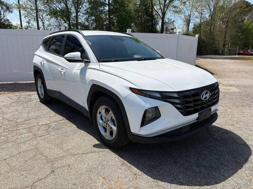White 2023 Hyundai TUCSON SEL 4dr SUV
