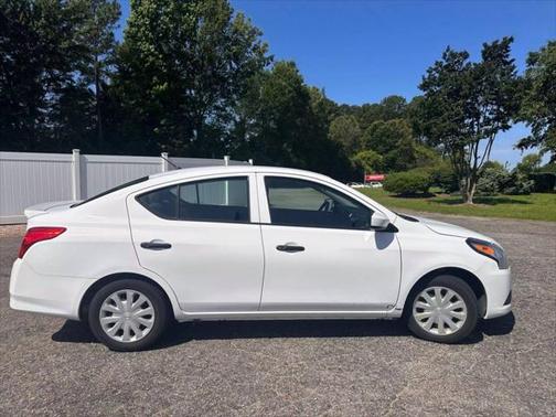 2018 Nissan Versa 1.6 S+