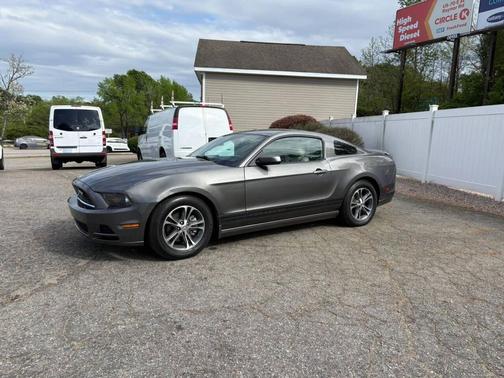 Black 2014 Ford Mustang V6 Premium