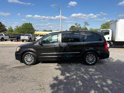 Mocha Java Pearlcoat 2015 Chrysler Town & Country Touring-L