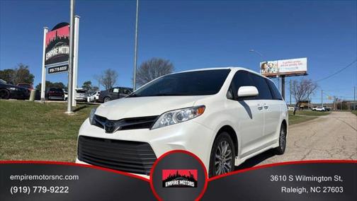 2020 Toyota Sienna XLE