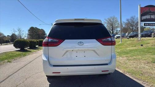 2020 Toyota Sienna XLE