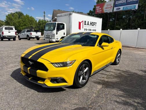 Triple Yellow Tri-Coat 2016 Ford Mustang V6