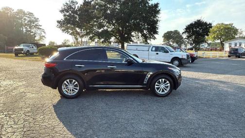 2017 INFINITI QX70 Base