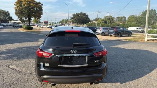 2017 INFINITI QX70 Base