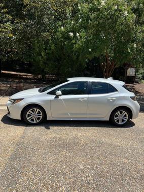 White 2019 Toyota Corolla XSE