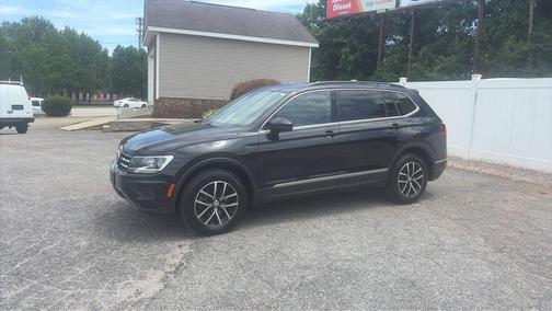 Deep Black Pearl 2021 Volkswagen Tiguan 2.0T SE R-Line Black 4MOTION
