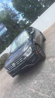 Deep Black Pearl 2021 Volkswagen Tiguan 2.0T SE R-Line Black 4MOTION