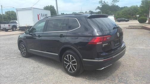 Deep Black Pearl 2021 Volkswagen Tiguan 2.0T SE R-Line Black 4MOTION