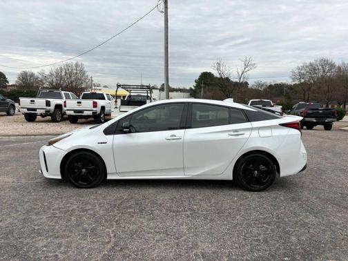 2021 Toyota Prius XLE