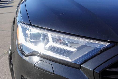 2022 Audi Q7 55 Premium Plus