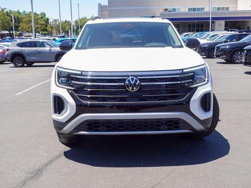 OPALWHTPRL 2026 Volkswagen Atlas 2.0T Peak Edition