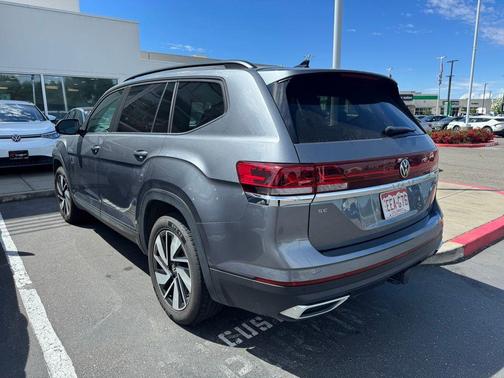 Platinum Gray Metallic 2024 Volkswagen Atlas 2.0T SE