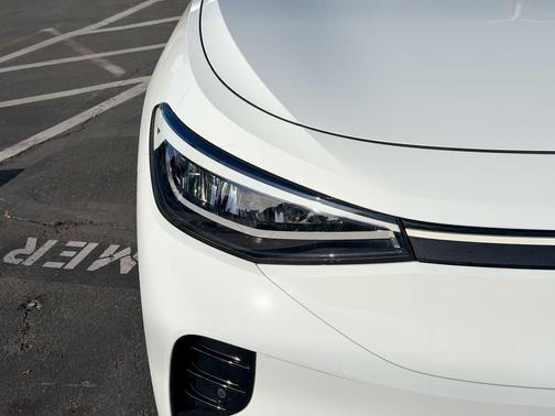 Pure White 2023 Volkswagen ID.4 Pro