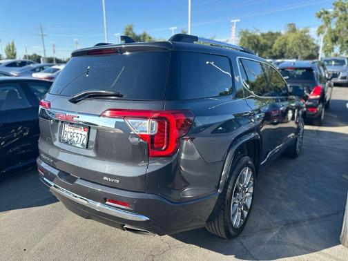 2022 GMC Acadia Denali