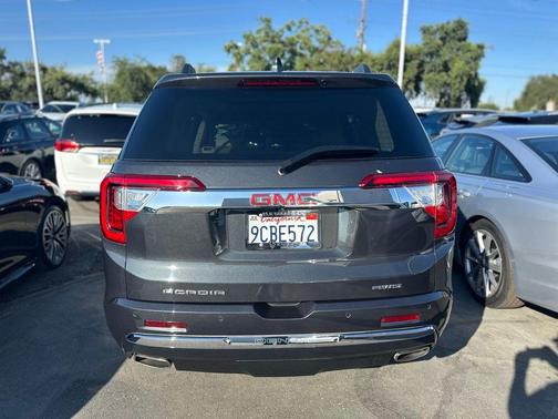 2022 GMC Acadia Denali