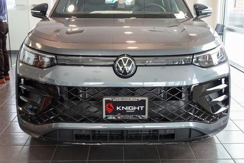 2025 Volkswagen Tiguan 2.0T SE R-Line Black