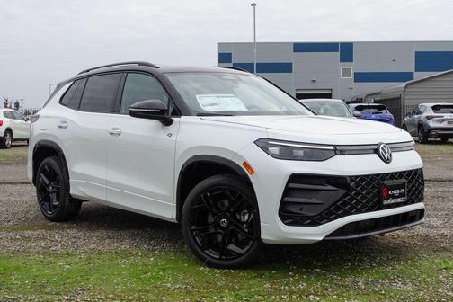 2026 Volkswagen Tiguan 2.0T SE R-Line Black