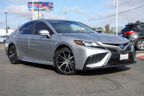 2023 Toyota Camry Hybrid SE