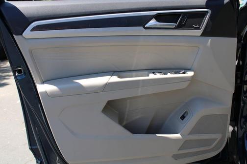 2022 Volkswagen Atlas 3.6L SEL Premium R-Line