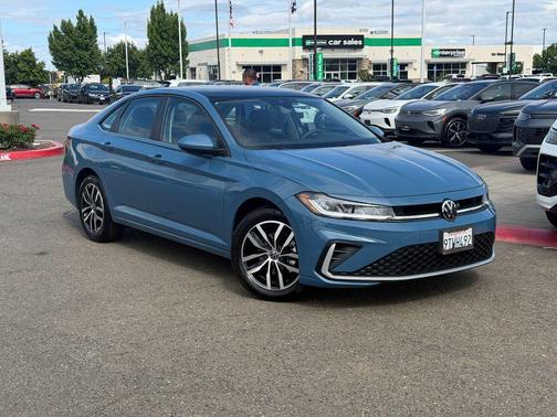 Monterey Blue Pearl 2026 Volkswagen Jetta 1.5T SE