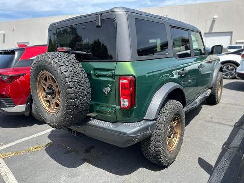 Eruption Green Metallic 2022 Ford Bronco Black Diamond