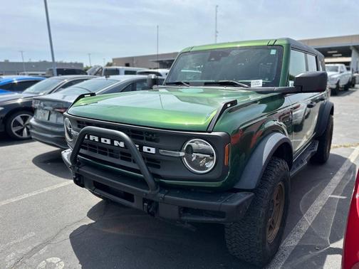 Eruption Green Metallic 2022 Ford Bronco Black Diamond