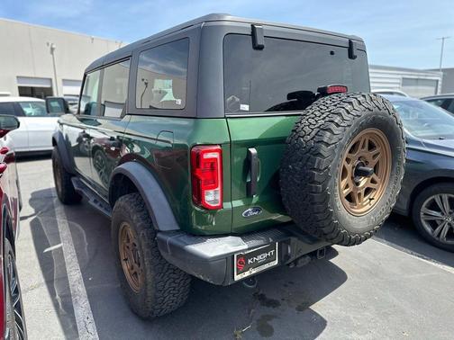 Eruption Green Metallic 2022 Ford Bronco Black Diamond