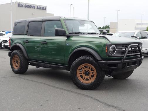Eruption Green Metallic 2022 Ford Bronco Black Diamond